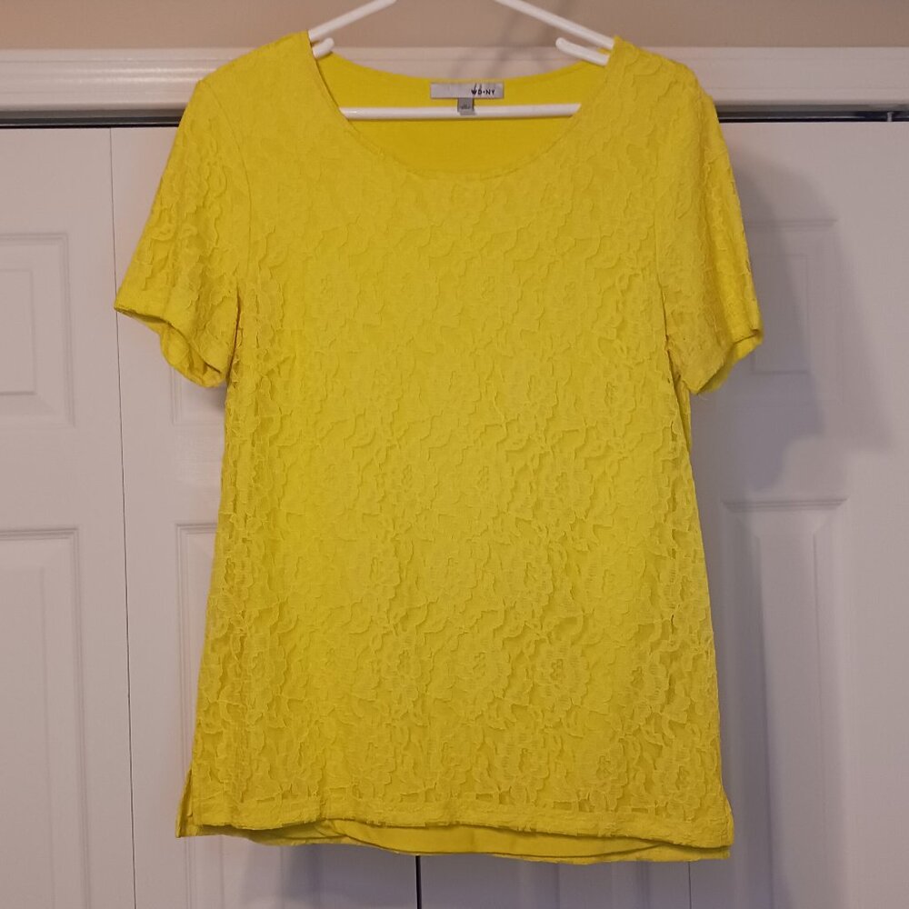 #129 3/$18 - WD NY Yellow Short Sleeve Top Size Medium